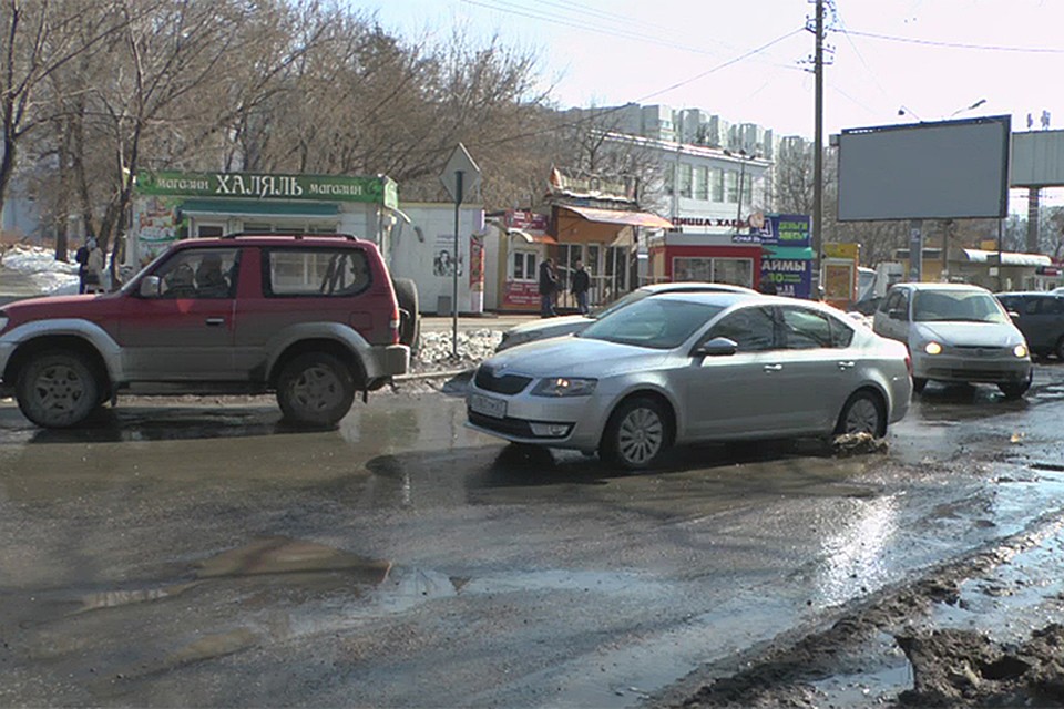 Весенние дороги превратились в полосу препятствий.