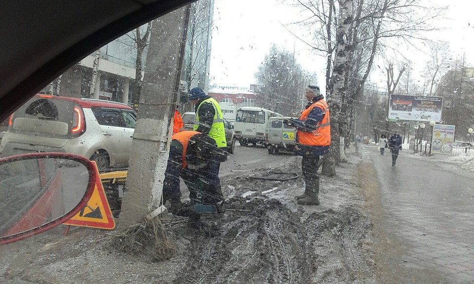 Девушка врезалась в забор сыктывкар фото Девушка врезалась в забор сыктывкар фото