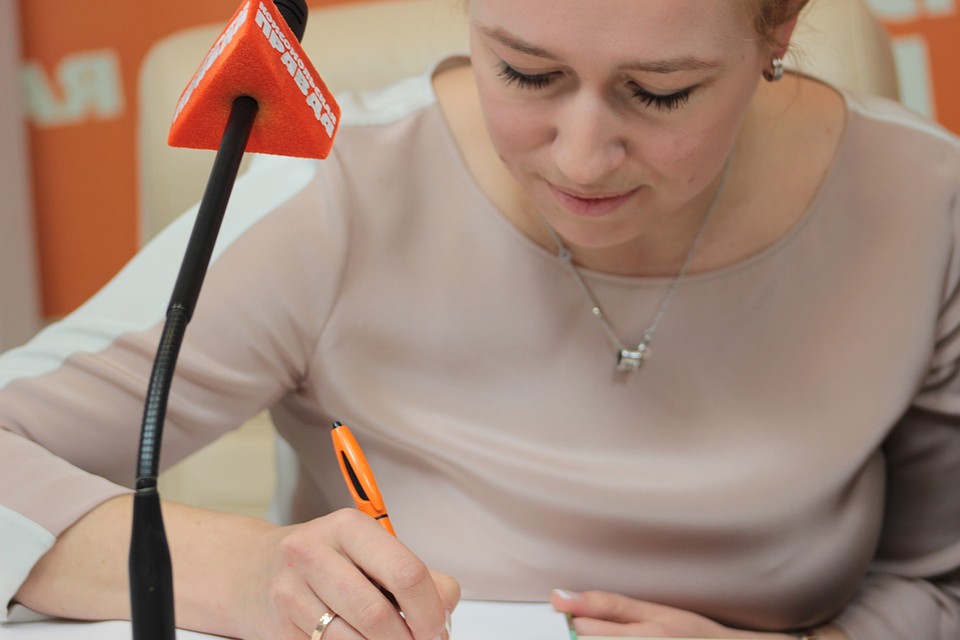 В сказках Светланы Кривошлыковой есть этнографическая составляющая, повествующая городским жителям о том, как устроена деревенская изба, о бане «по-черному» и о сельском быте в целом. Фото: Варвара ПЛЫНОВА