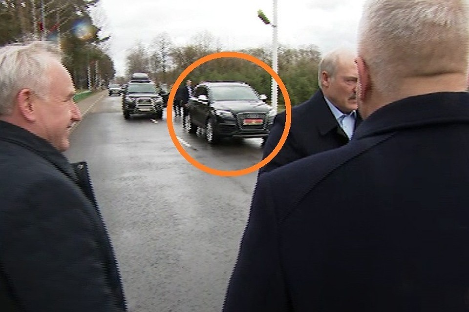 Президентский Audi Q7 засветился на кадрах официальной хроники. Кадр видео пресс-службы президента.