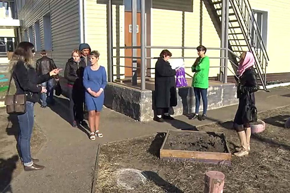 У детского садика в Канске начался настоящий родительский бунт. Фото: предоставлено «Канск 5 канал»