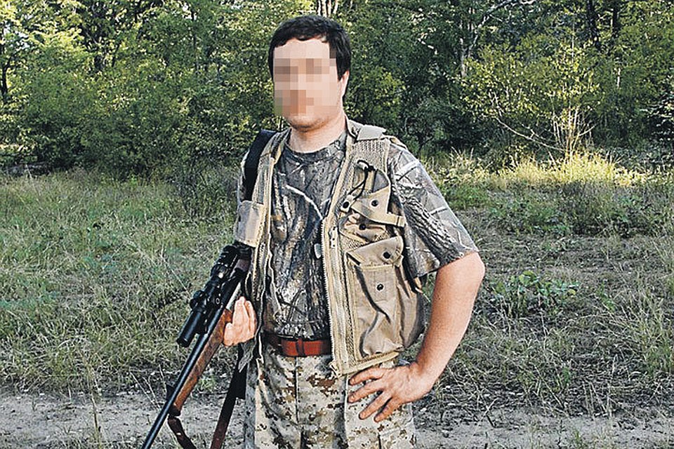 Александр был заядлым охотником, поэтому на многих снимках он с ружьем. Одно из них выстрелило в тот роковой вечер.
