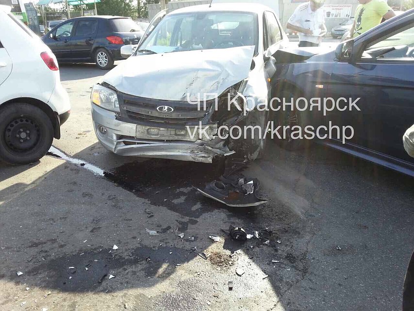 В Красноярске в массовом ДТП пострадал ребенок