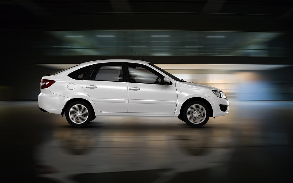 Самой продаваемой легковушкой в июне стала LADA Granta.