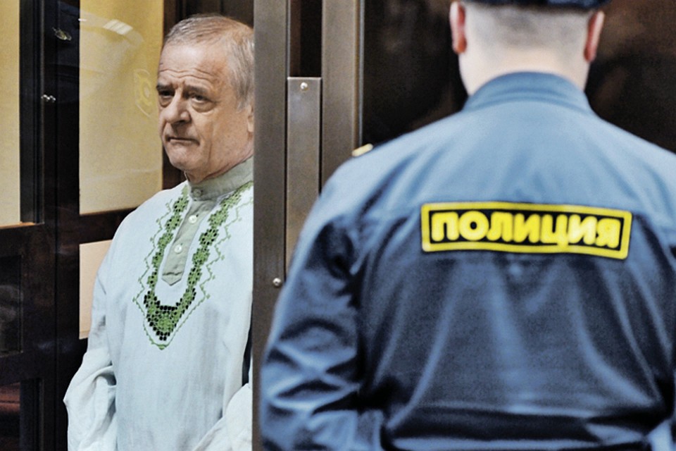 По обвинению в покушении на Чубайса полковника Квачкова оправдали. А вот за подготовку вооруженного мятежа ему пришлось сесть надолго.