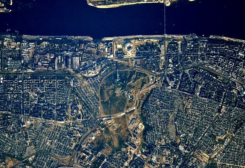 В глобальной web-сети появились уникальные фотографии Волгограда из космоса