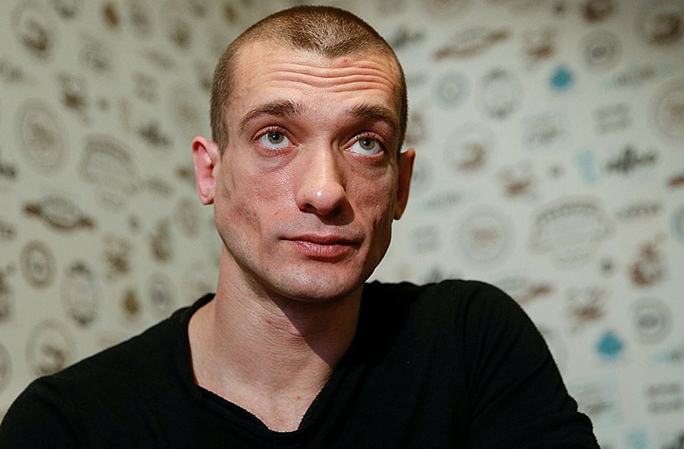 Художник-акционист Петр Павленский