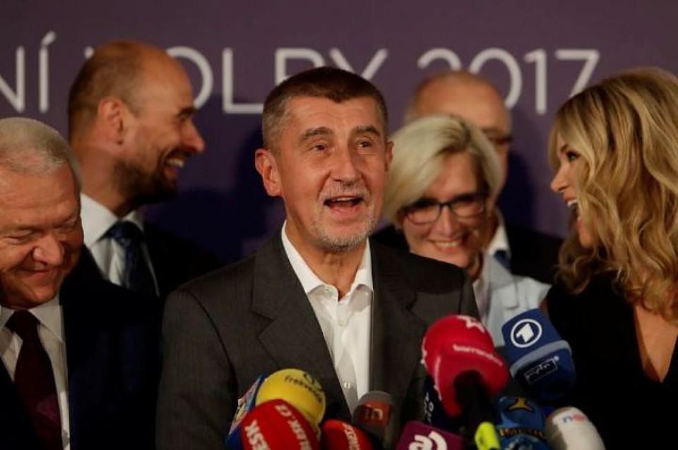 Лидер движения ANO Андрей Бабиш выступает перед соратниками в Праге