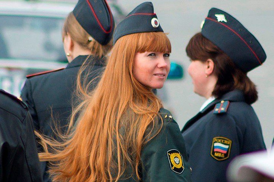 Среди стражей порядка очень много красавиц.