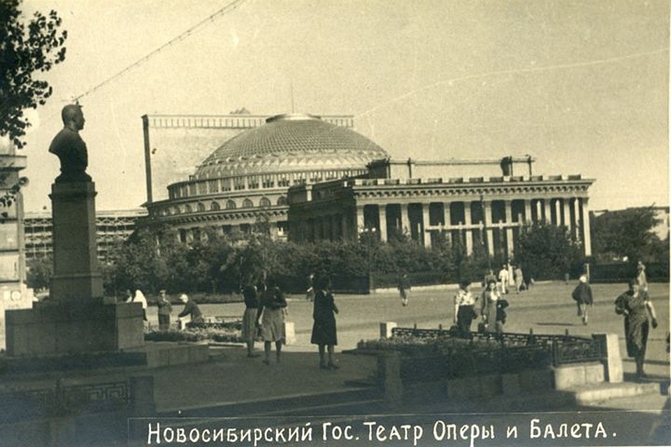 Оперный театр появился в Новосибирске благодаря революции.