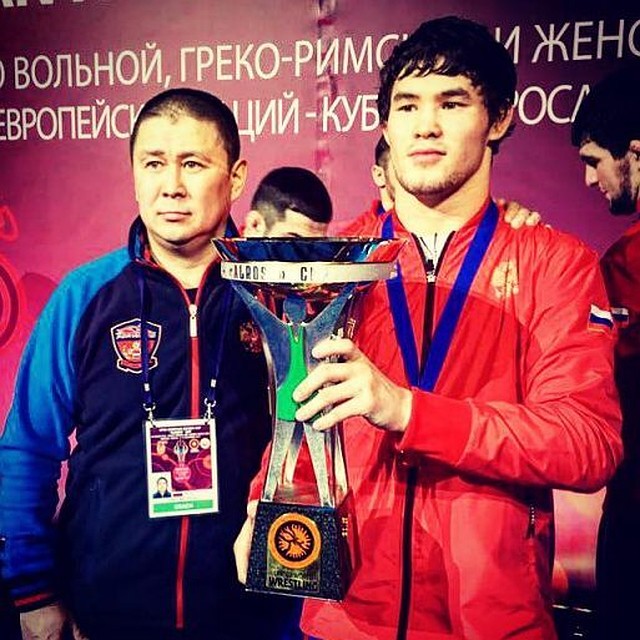 Якутский спортсмен Виктор Рассадин одержал победу кубок АЛРОСА по вольной борьбе Якутский спортсмен Виктор Рассадин одержал победу кубок АЛРОСА по вольной борьбе