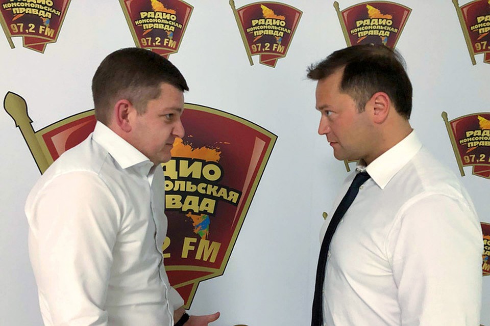 Ведущие программы "Внутренняя политика" Роман Карманов и Никита Исаев
