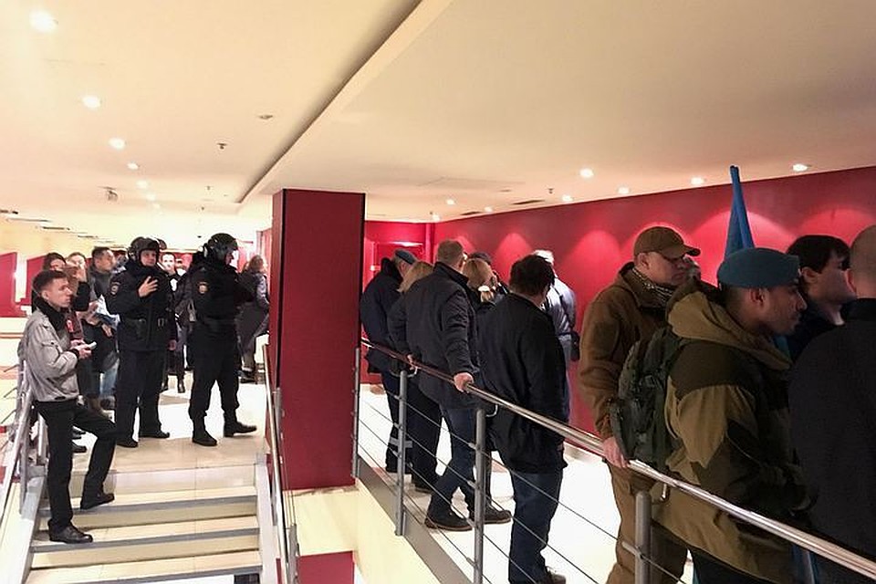 10 декабря на фестиваль документального кино «Артдокфест» пришли ополченцы