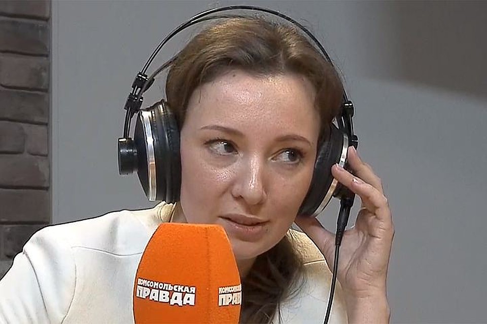 Уполномоченный при президенте по правам ребенка Анна Кузнецова в эфире Радио «Комсомольская правда»