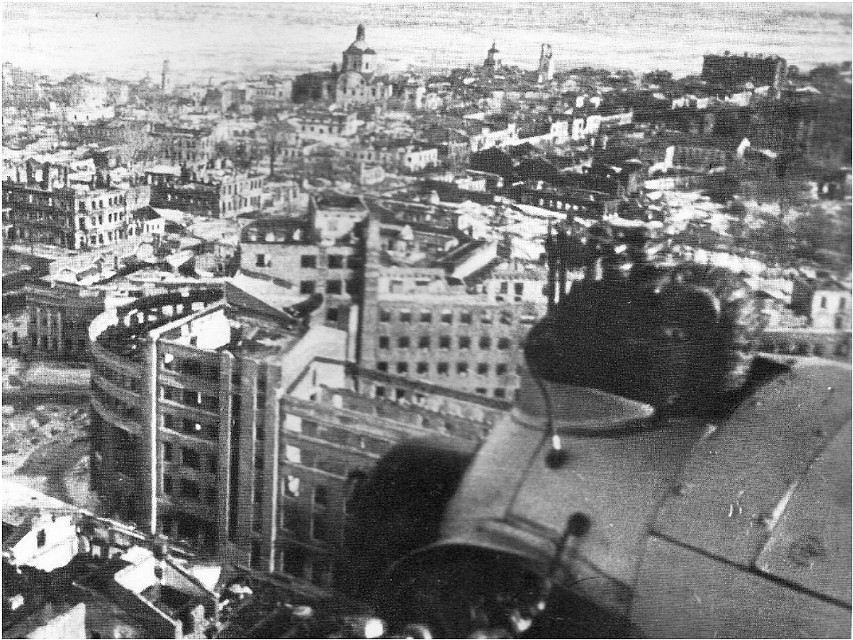 От города-фронта не осталось камня на камне