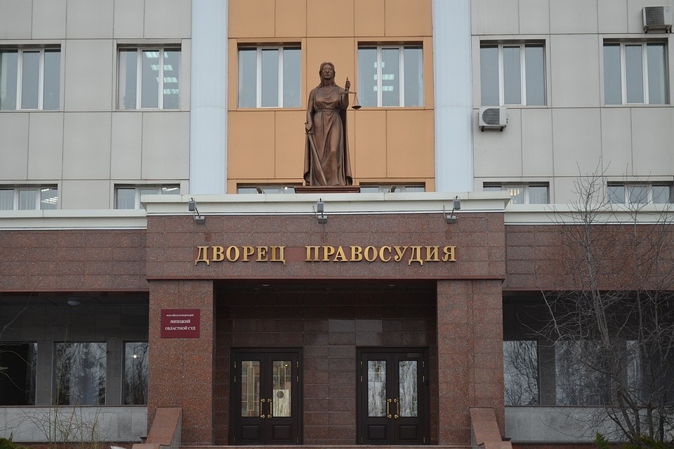 В Липецке будут судить наркомана, набросившегося на соседей