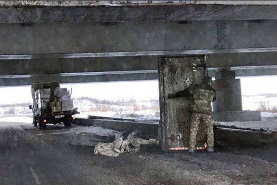 «В мост в Петербурге с надписью „Газель“ не проедет» врезалась 140-я машина «В мост в Петербурге с надписью „Газель“ не проедет» врезалась 140-я машина