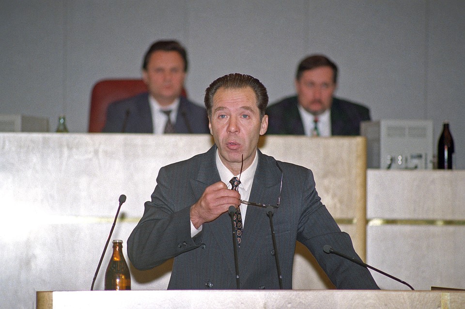 Виктор Ерин во время выступления в Госдуме в 1994 году в ранге главы МВД России. Фото: ИТАР-ТАСС/Архив
