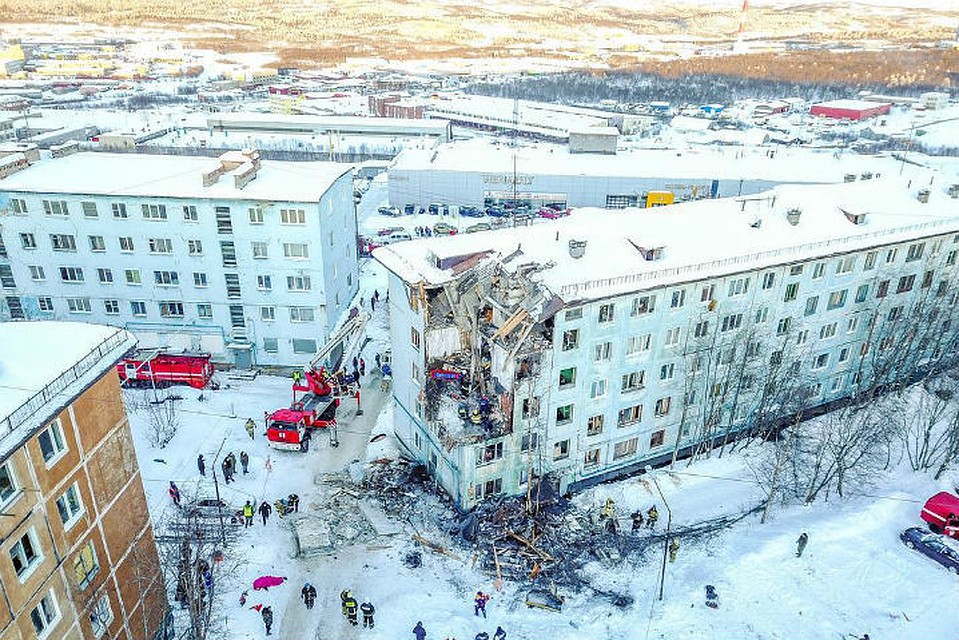 Три этажа дома на Свердлова сложились, как карточный домик. Фото: Алексей Мкртчян