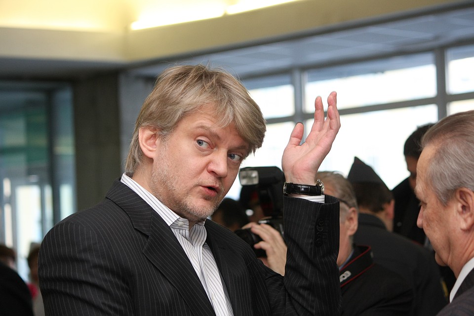 За полторы недели до арестов в сентябре 2015 года Зарубин улетел отдыхать