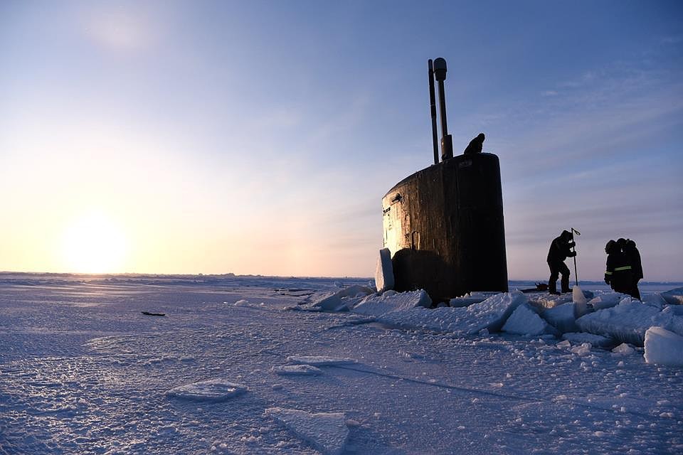 Подлодка USS Hartford (SSN 768) во льдах Арктики. Фото: пресс-служба ВМФ США