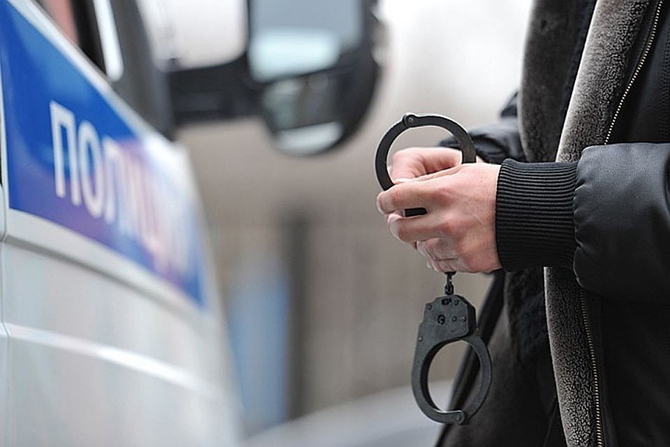 В Хабаровском крае двое студентов попались на краже кабеля из подъезда