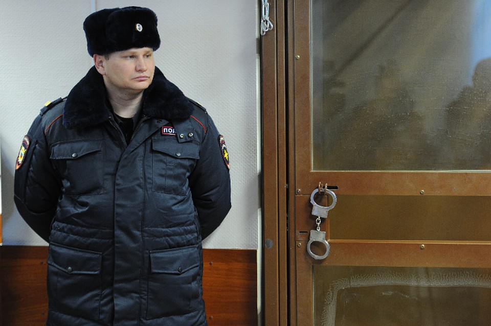 В Хабаровском крае осудили мужчину, которого поймали на краже 300 литров топлива из локомотива