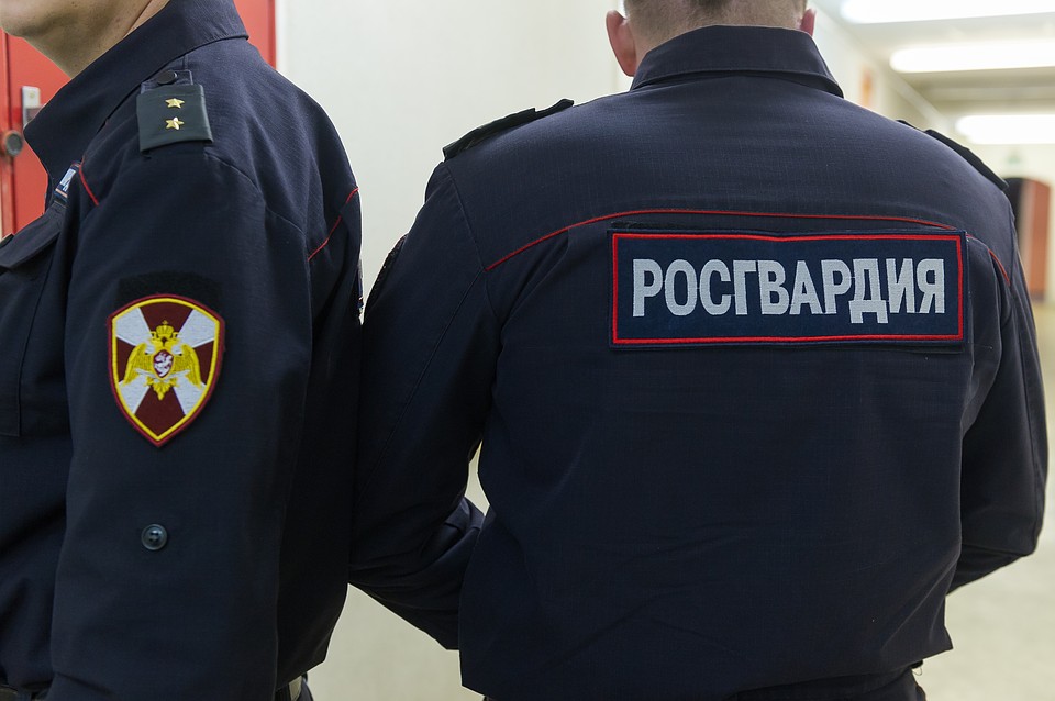 Сотрудники Росгвардии задержали злоумышленника, который украл алкоголь.