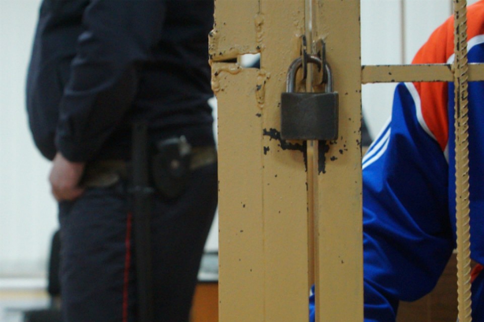 Экс-замначальника в данный момент задержан и ожидает суда, на котором будет избрана мера пресечения