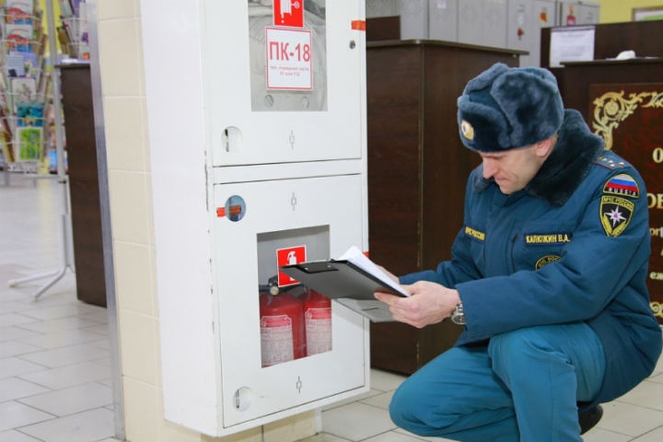 Больше половины ТЦ края нарушают пожарную безопасность. Фото: пресс-служба МЧС России по региону.
