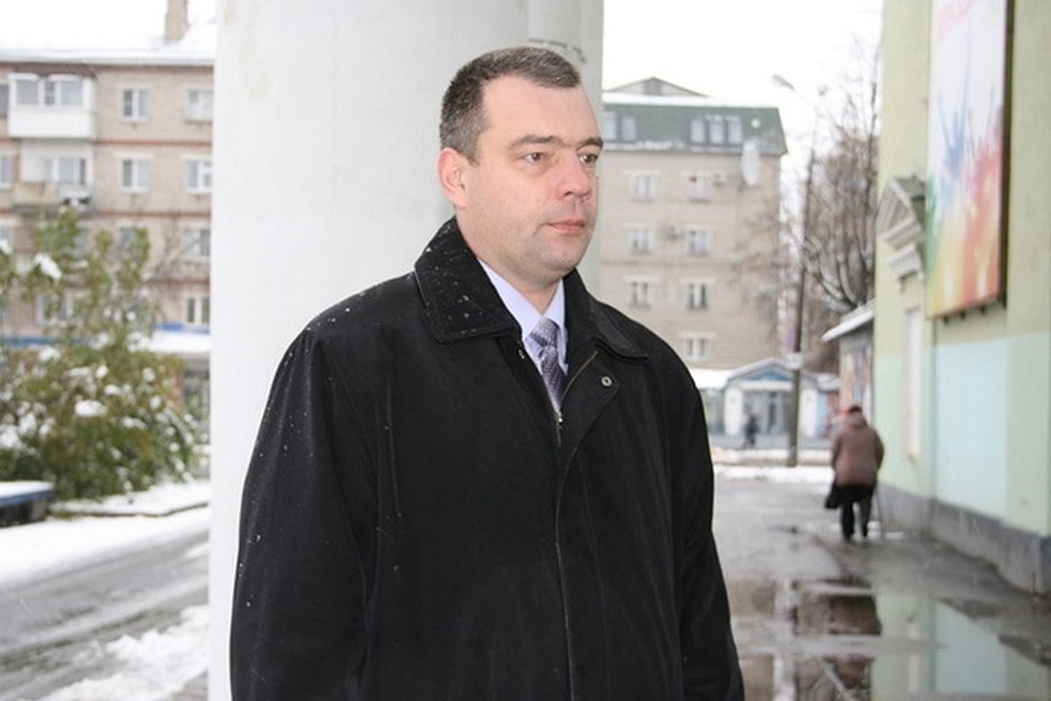 Алексей Захаров на период расследования уголовного дела останется в должности и.о. главы администрации Пскова и начальника УГХ, заверил его начальник Александр Братчиков