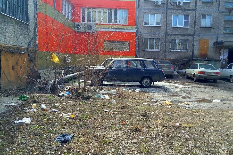 "Чистый" двор на Леваневского, 1