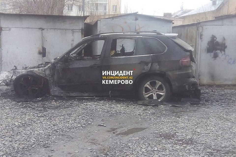 Ночью в Кемерове сгорел BMW X5