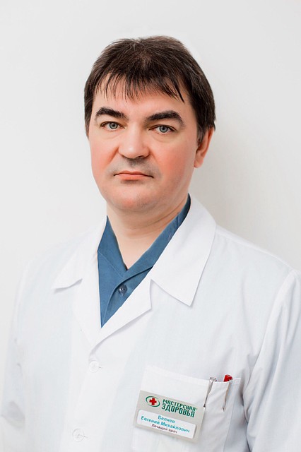 Евгений Беляев: Хороший врач - всегда с пациентами.