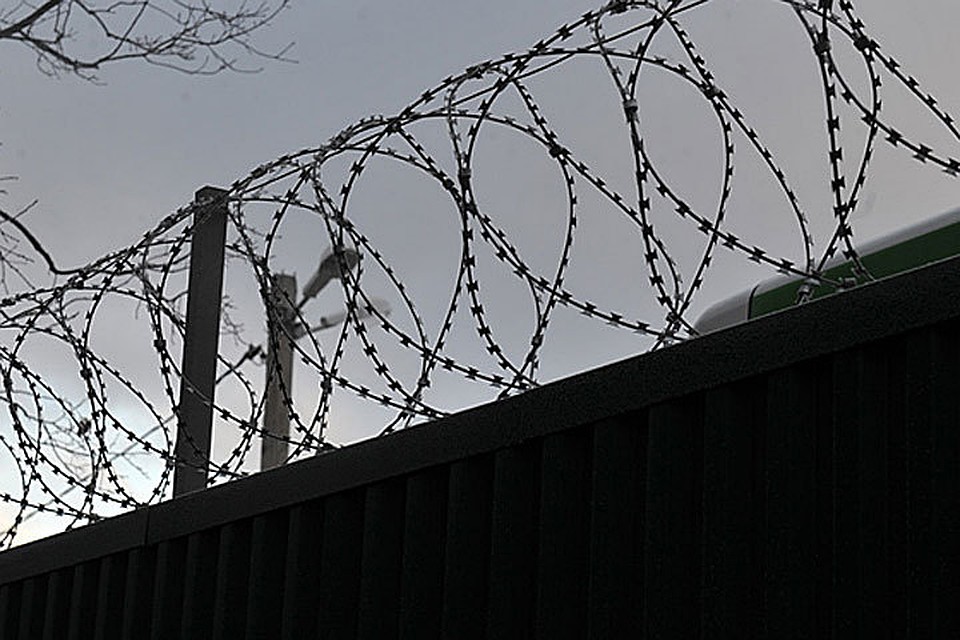 Подросток, взявший машину у матери без разрешения, может попасть в тюрьму.