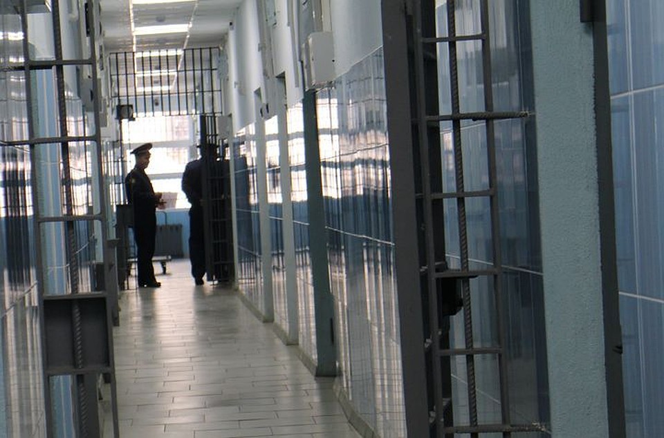 Иностранца могут лишить свободы.