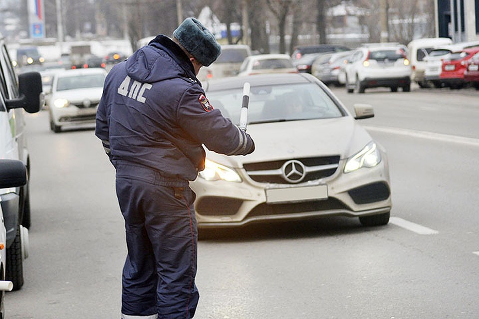 Водитель попытался дать взятку полицейскому в Ангарске