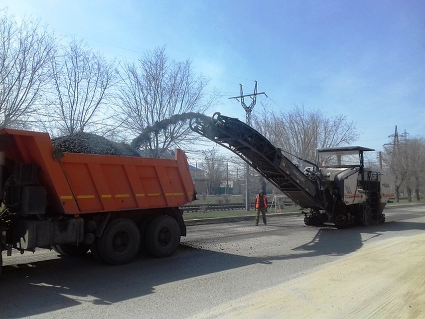 Дорожные службы начали ремонт 51-й Гвардейской. Фото: администрации Волгограда