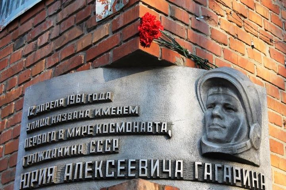 Активисты «Молодежки ОНФ» провели субботник в сквере на улице Гагарина. Фото пресс-службы ОНФ.