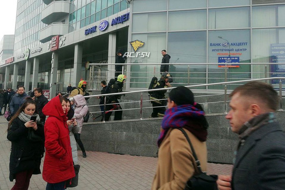 К торговому центру «Сан Сити» приехали 13 пожарных автомобилей