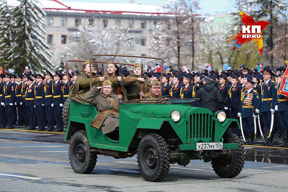 Участникам нужно нарисовать рисунок на тему Великой Отечественной войны