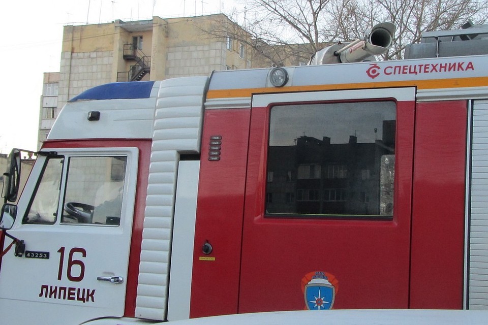 пожарные выезжали тушить лифтовую кабину