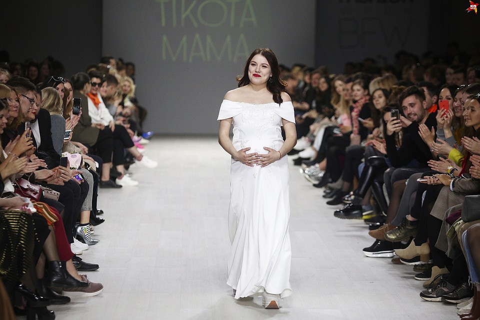 На Belarus Fashion Week Катя Тикота собрала беременных звезд и известных мамочек.