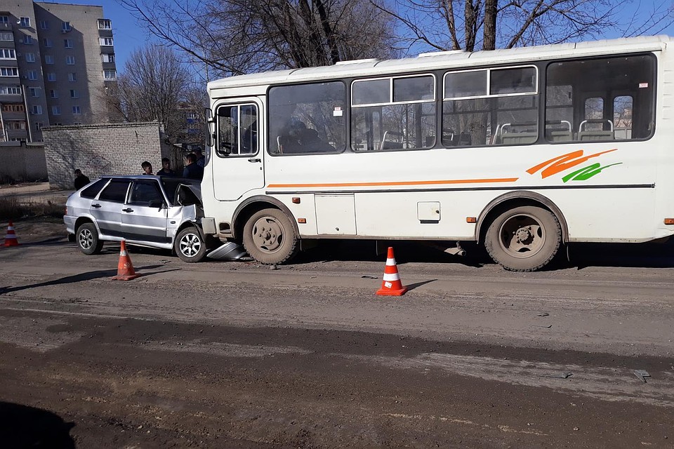 Пострадал водитель легковушки