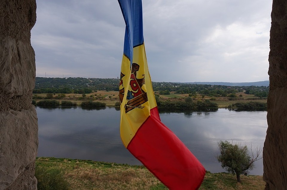 Из крепости Сорока можно увидеть украинские дома.