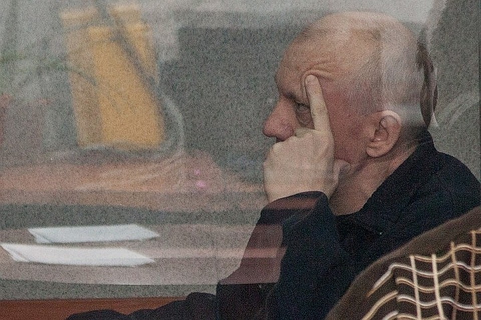 Генерал-взяточник оказался по ту сторону колючей проволоки