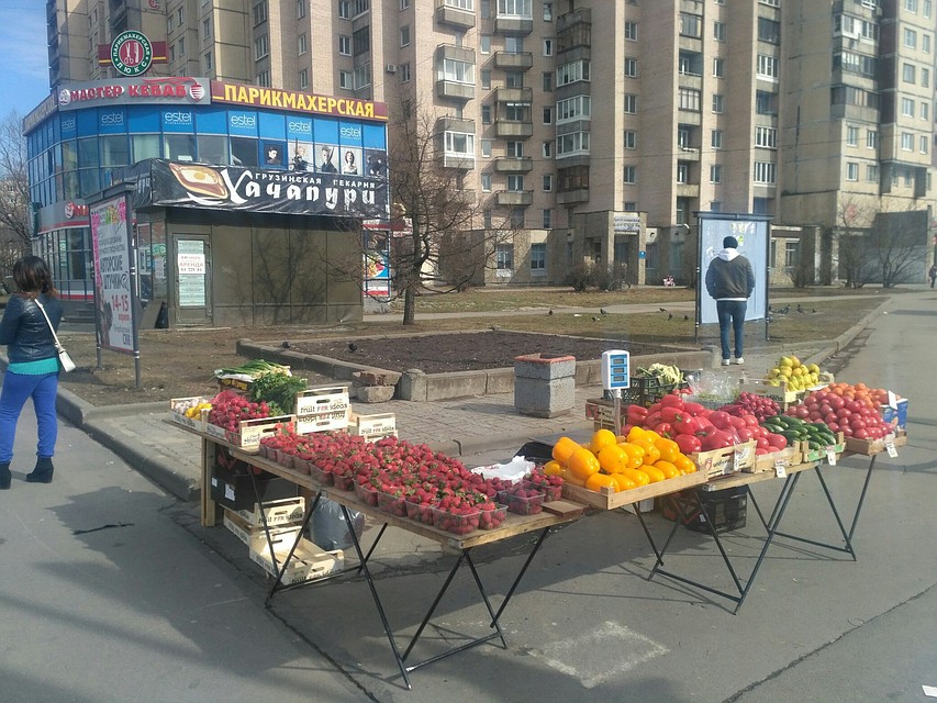 Клубнику Анастасия купила на этом лотке Фото: предоставлено героем публикации