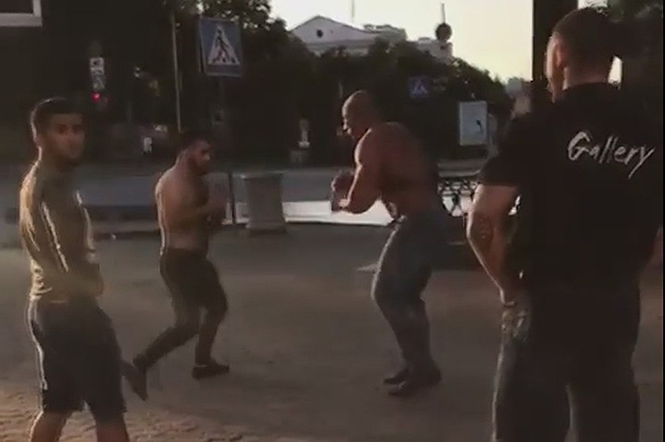 «Не аплодировал, а чесался»: Свидетель драки, в которой погиб Андрей Драчев