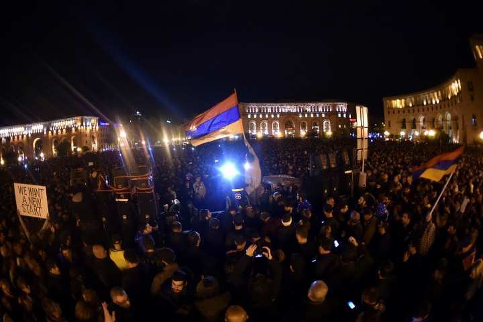 Оппозиционеры вышли на митинги протеста в Ереване еще 17 апреля