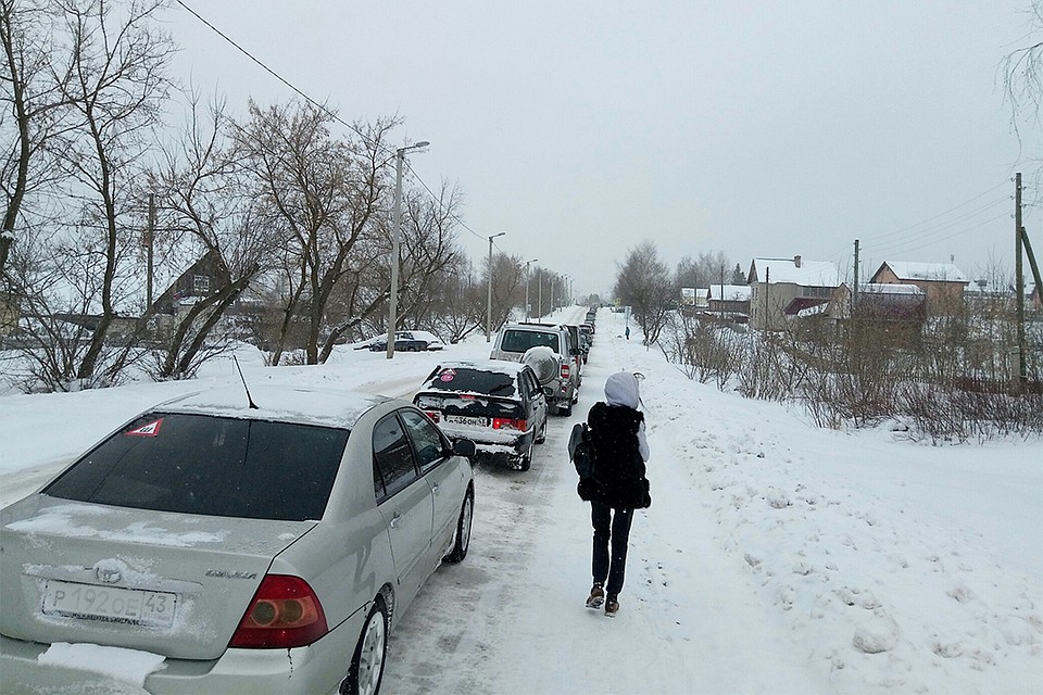 Для того чтобы выбраться из Костино, кировчане стояли в пробке больше двух часов